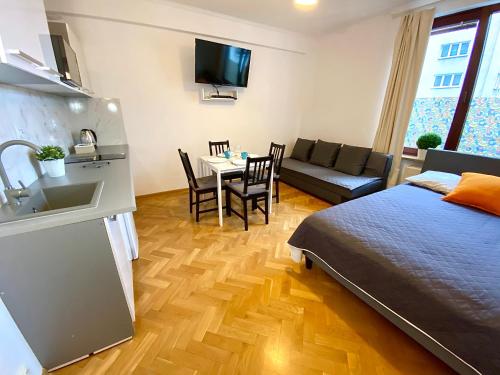 Center Warsaw - Apartmenty Jana Pawła II, Warsaw (photo 4)