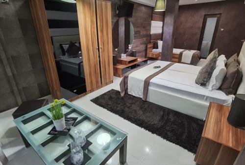 Hotel Acktion