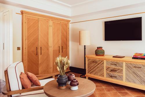 Deluxe Junior Suite - Double or Twin image 2