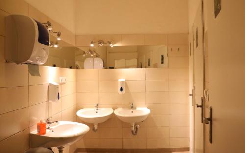 Hostel One Home - image 7