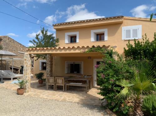 Finca mit privatem Pool und Klima, ruhige Lage