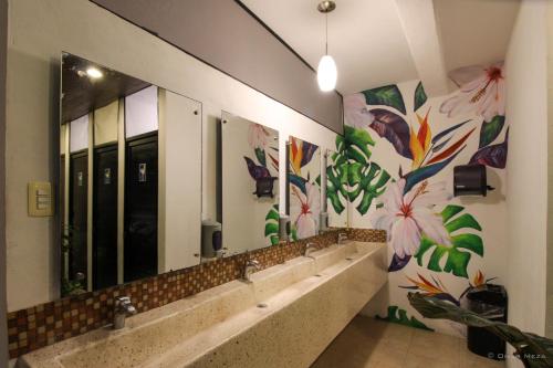 Gayser Apartments