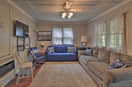 Quaint Cottage with Porch - Steps to Lake and Beach - image 6