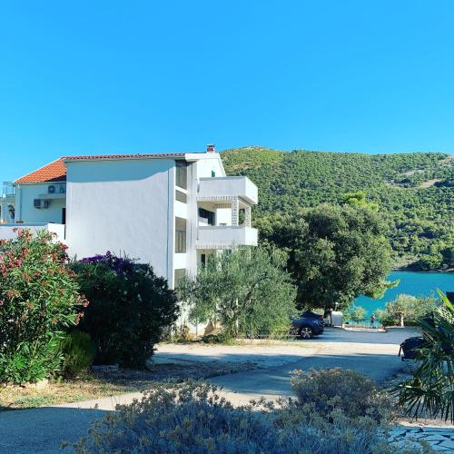  Apartments Vala in Grebaštica