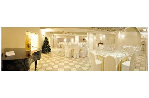 Ресторан, Rometta Hotel in Чіттаделла