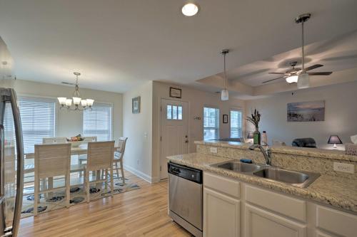 Modern Oak Island Home 1 Mile to the Beach! - main image
