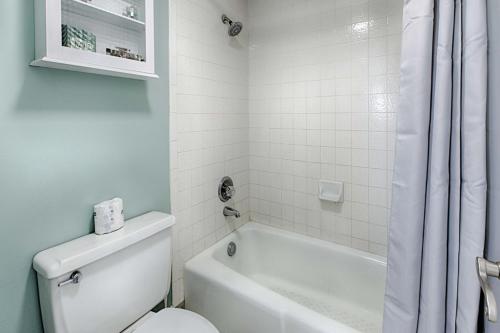 Beach House 202C - image 11