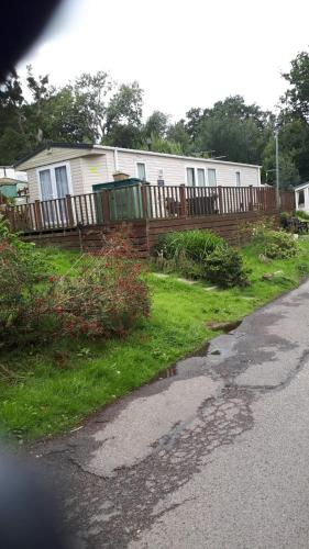 Summer Lodge lovely big caravan in Hastings sleeps 6 free WiFi in caravan