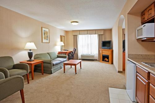 Holiday Inn Express Hotel & Suites Howell, an IHG Hotel