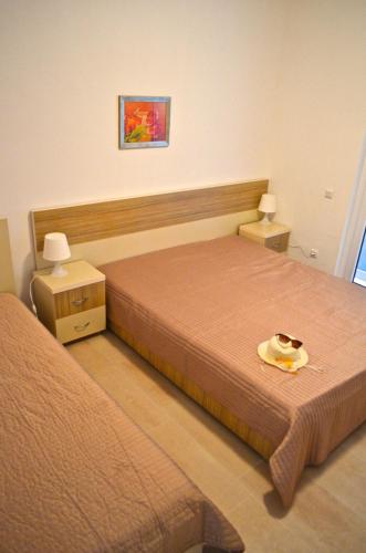 2 bedrooms, 5 beds