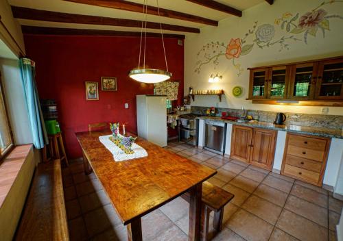 Kitchen, Finca La Vispera in Samaipata
