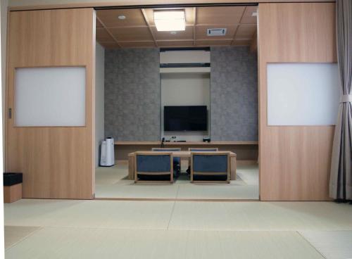 Japanese-Style Family Room - Non-Smoking