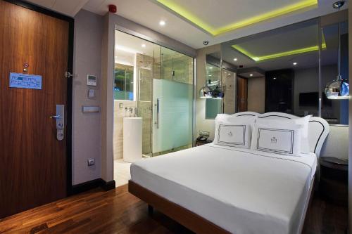 The Haze Karakoy The Haze Istanbul is perfectly located for both business and leisure guests in Istanbul. Offering a variety of facilities and services, the property provides all you need for a good nights sleep. 24-