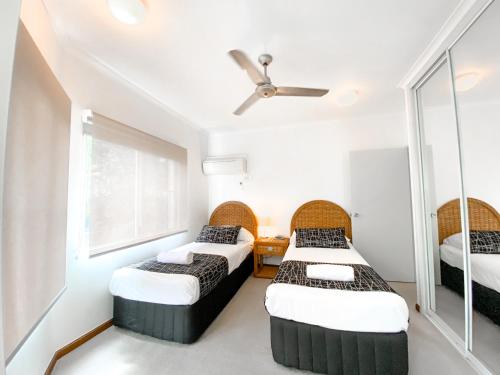 Two-Bedroom with Two Bathroom Apartment with Balcony image 5