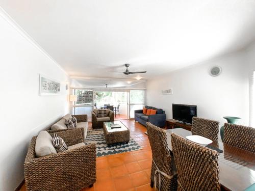 Two-Bedroom with Two Bathroom Apartment with Balcony image 10