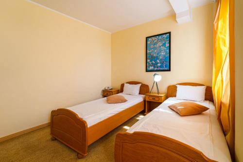 Double or Twin Room image 6