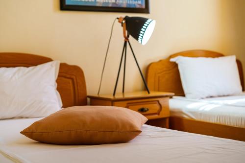 Double or Twin Room image 4