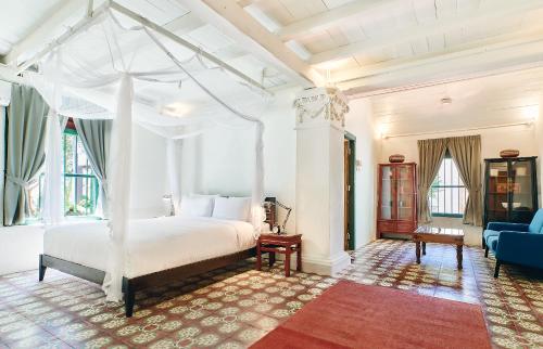 room detail thumbnail 0