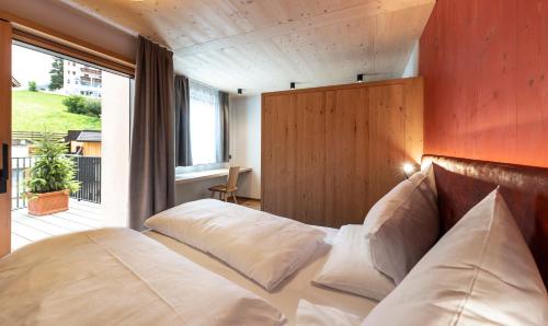 Hotel Alpenroyal - image 8