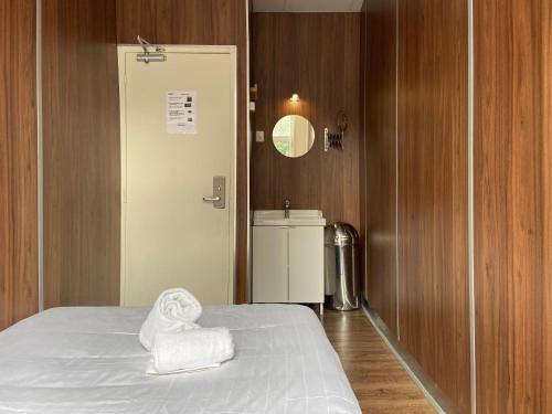 Hostel Utopia - image 12