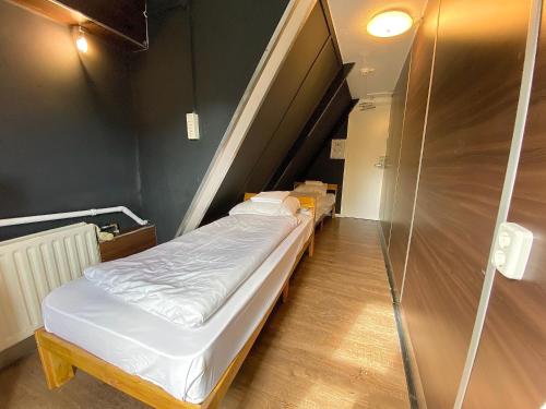 Hostel Utopia - image 7