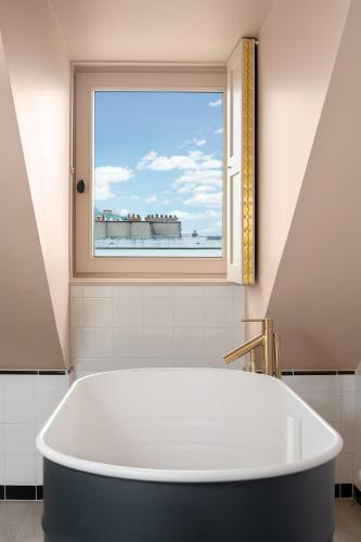 Chouchou Hotel - image 14