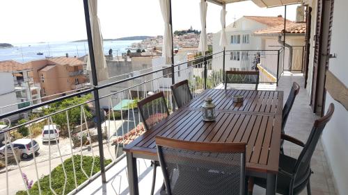  Apartment Vinko, Ferienwohnung in Primošten