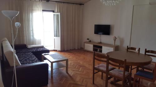  Apartment Vinko in Primošten