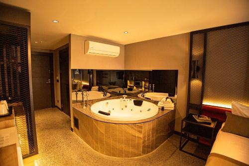 บริการนวด, ซิตี้ลอฟท์ 64 โฮเทล (CITYLOFT 64 ) in อตาเซฮีร์