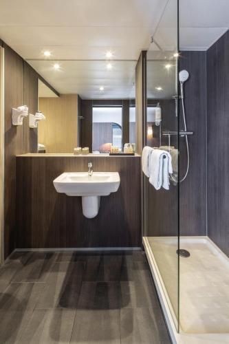 Mercure Versailles Chateau - image 10