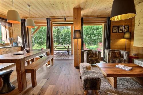 Chalet Prestige serrechevalierholidays 20 personnes