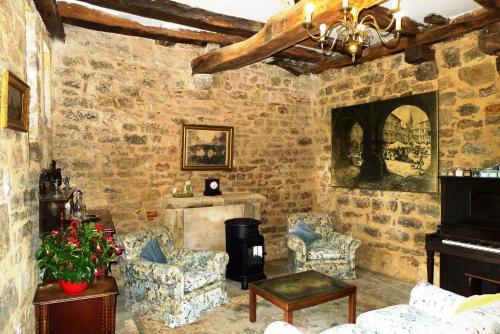 XV° century restored house, very central position gîte à louer Saint-Michel-de-Vax