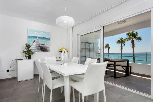 Luna Beach 2
