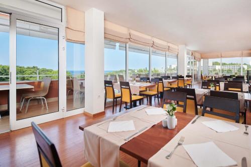 Hotel Albatros Plava Laguna - image 6