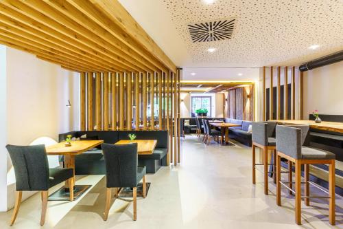 Restaurant, Hotel Gasthof Hirschentenne in Stams
