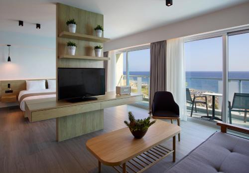 Aquarium View Hotel Room Type - Suite with Sea View