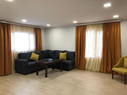 2 bedrooms, 3 beds
