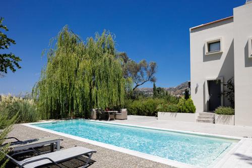  Tessera Villa, majestic countryside, By ThinkVilla, Unterkunft in Spílion