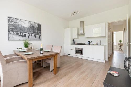 City center apartment for a group of 4 in Amsterdam - Apt 2