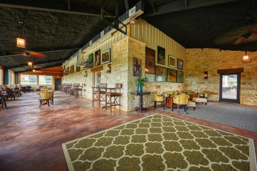 Carter Creek Winery Resort & Spa in Johnson City, USA