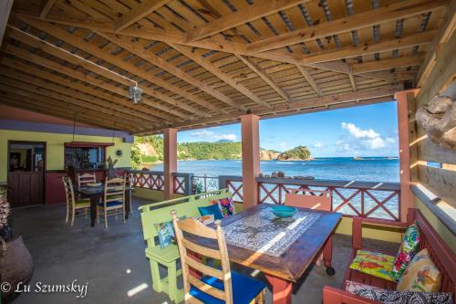 Intrare, Veranda View Guesthouse in Calibishie