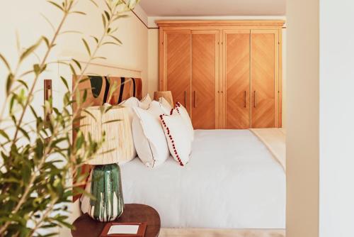 Deluxe Junior Suite - Double or Twin image 3