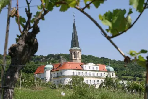 Schloss Gumpoldskirchen in Gumpoldskirchen, Österreich