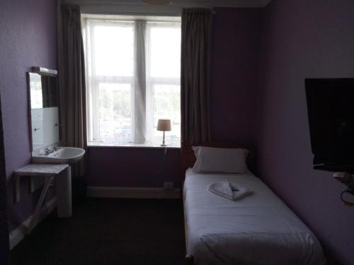The Waverley Guest House - image 2