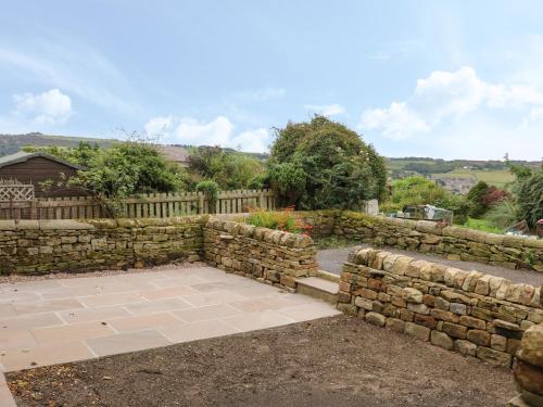 Hill Top Cottage - image 11