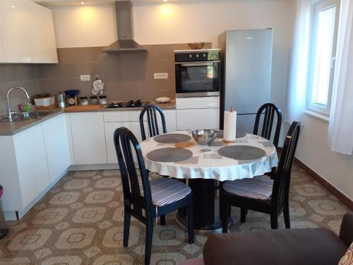  Apartmani Goga Molat 8, Pension in Molat