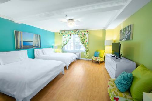 2 queen beds