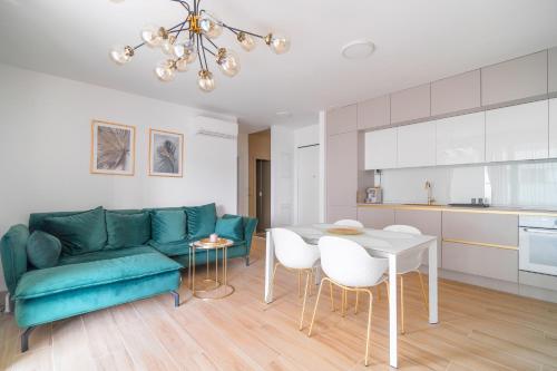 Golden Luxury Apartment – khách sạn tại Znjan