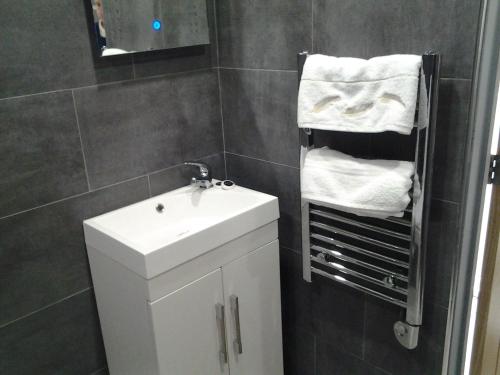 Lady Charlotte Guest rooms triple rooms 4