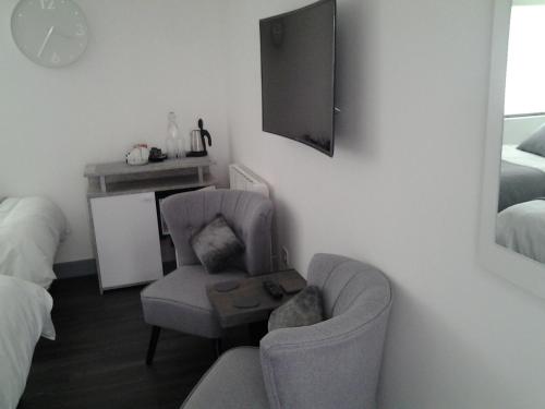 Lady Charlotte Guest rooms triple rooms